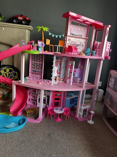 Barbie dream house - dream,