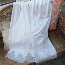 VTG CHARNOS WHITE THICKER HEAVIER SHIMMERING DEEP LACE HALF SLIP SIZE 12 14