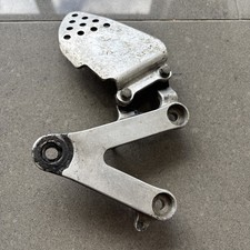 Honda CBR900 RH Front Foot Peg Hanger  & Plate Fireblade Approx 92/ 97 RRN - RRV