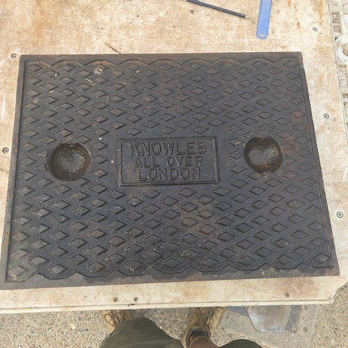 Cast iron manhole cover 635mm - iron,