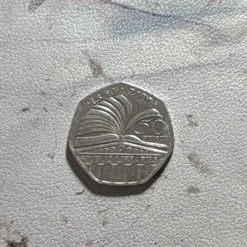 Elizabeth 2000 50p public - 2000,