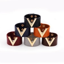 Essential V Wide Cuff Leather