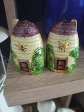 Mid Century Marutomo ware  Japanese Beehive Honey Bee Cottage Salt & Pepper Set.