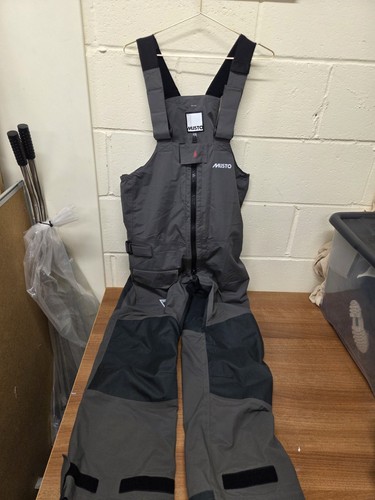 Musto br1 sailing channel - musto,