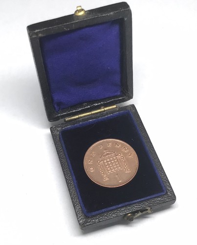 Small antique jewellery box - jewellery,