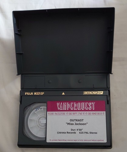 Outkast miss jackson betacam - jackson,