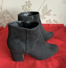 Ladies Peacocks size 6 black