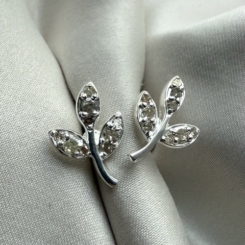 Natural genuine diamond - diamond, leaf