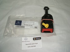 NEW Genuine Mercedes-Benz W204