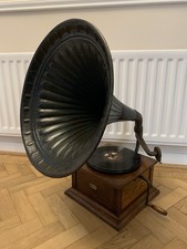 Superb Antique ‘Regal’ Horn Gramophone In Original Condition In Working Order.