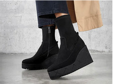 RUSSELL & BROMLEY Everest