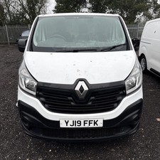RENAULT TRAFFIC BREAKING FRONT