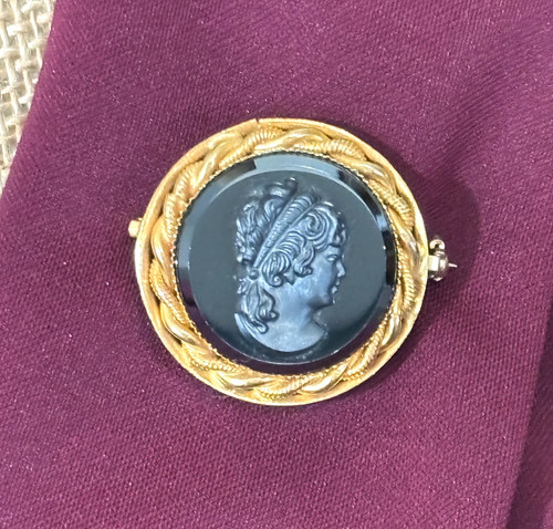 Vtg black cameo brooch - black, pin
