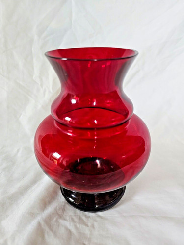 Scandinavian red glass vase