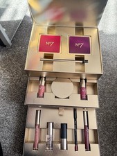 No7 Pro Artist Beauty Vault Makeup Gift Set Lip Eye Highlighter Blush Bronzer