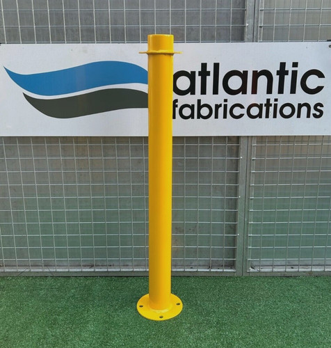 Steel chain link - bollard,, bolt