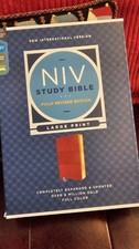 NIV Study Bible, Large Print, Red Letter, Comfort Print [Burgundy] by Zondervan.
