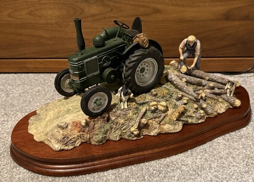 Border fine arts hauling - fine, out