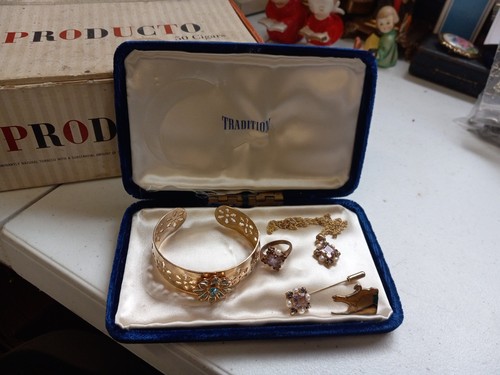 Piece vintage jewelry - piece,