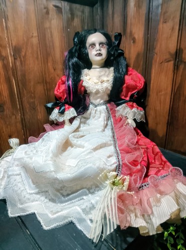 Ooak creepy horror vampire - creepy,