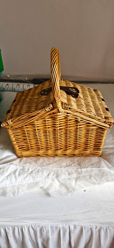 Wicker picnic basket - for, 2