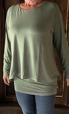 2 x  Linea Tesini  Layered Flattering Look Long Line Green Top Size 14