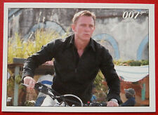 JAMES BOND Quantum of Solace - Card #025 - A Daring Motorcycle Jump