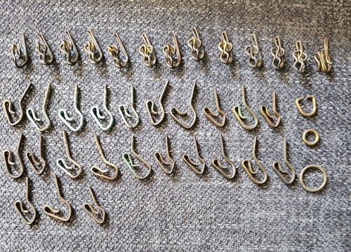 Assorted vintage metal - x,