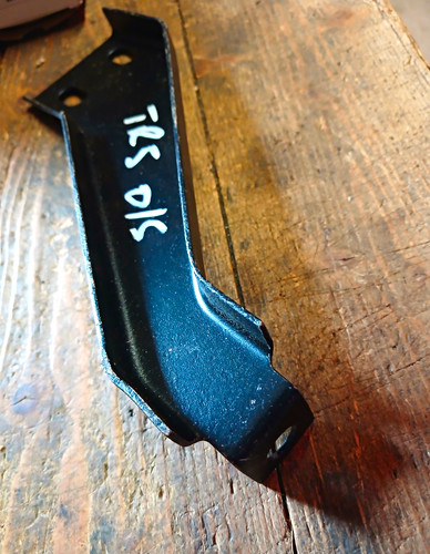 Triumph tr5 outrigger - tr5, os