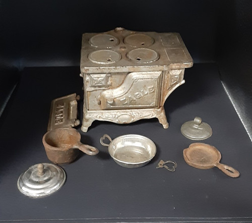 Vintage eagle cast iron stove - cast,
