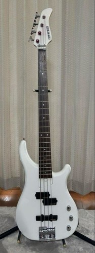 Fernandes white electric bass - white,