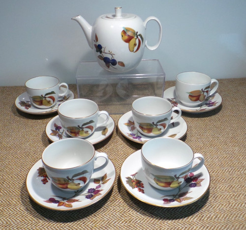 Royal worcester evesham - royal, gold