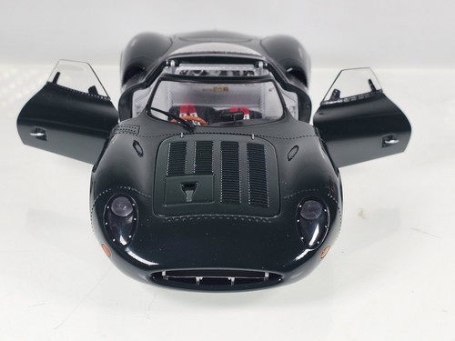 Autoart jaguar xj13 - autoart,