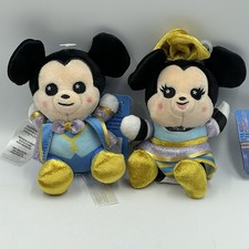 Mickey & Minnie Mouse •