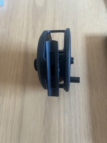 Modern type flyreel aa802 - modern,