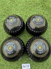 THOMAS TAYLOR VECTOR LAWN BOWLS size 5 ( A NICE SET )
