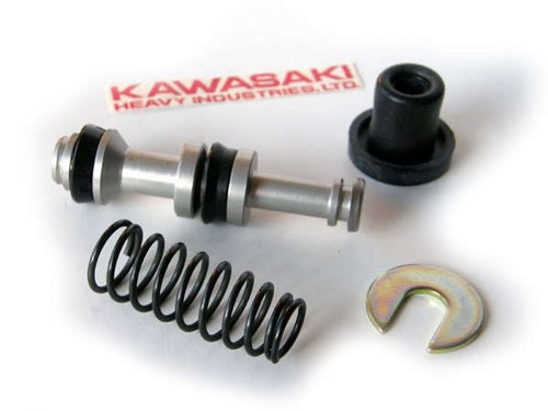 Front brake master cylinder - front,
