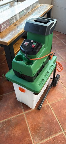 Brand new garden shredder - new,
