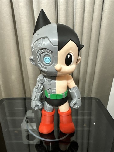 Half robot human hero - –,
