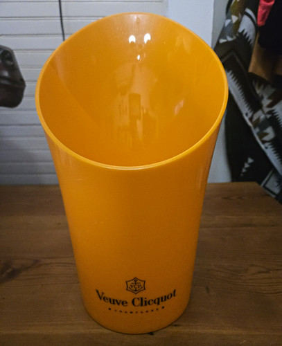 Veuve clicquot orange - orange, plastic