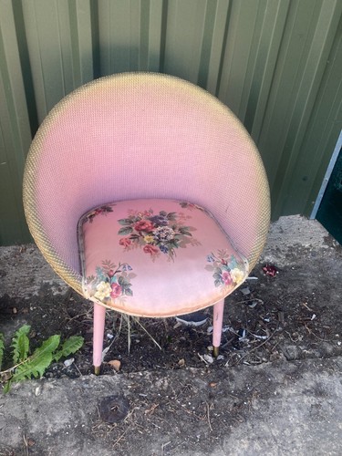 Pink woven bedroom chair - pink,