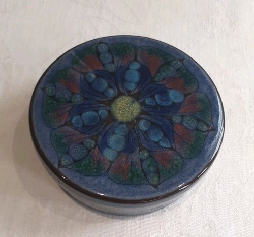 The guernsey pottery - the,
