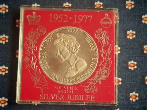 Queen elizabeth silver - queen,
