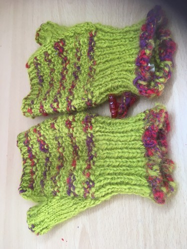 Ladies fingerless mittens