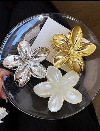 Oversized flower hair claw - flower,