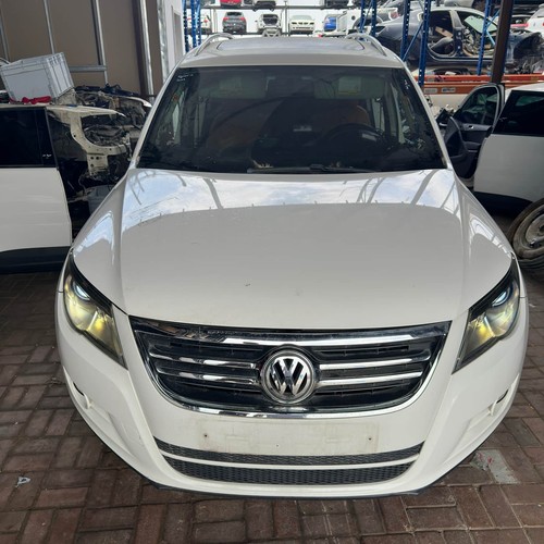 2010 volkswagen tiguan floor - volkswagen,
