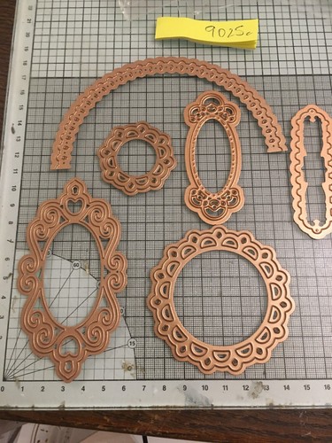 Spellbinders circle oval - &,