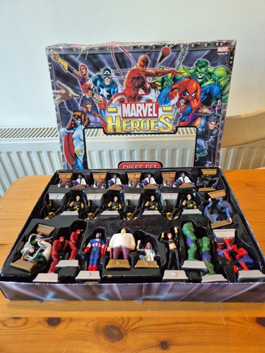 Marvel heroes chess set 2003 - marvel,