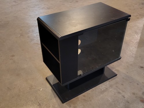 Bush furniture retro glass - 29",