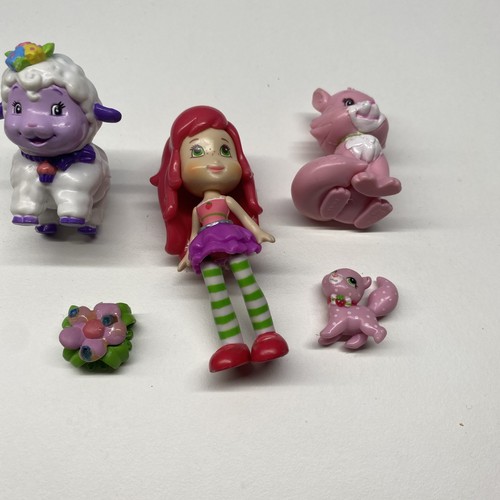 Strawberry shortcake mini doll - mini,